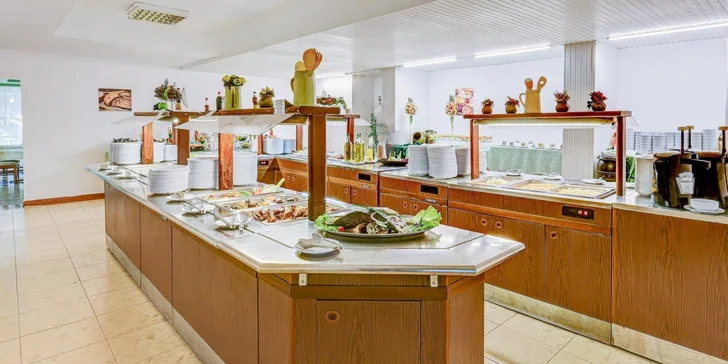 Vaše chuťové buňky najdou uspokojení v hlavní hotelové restauraci.
