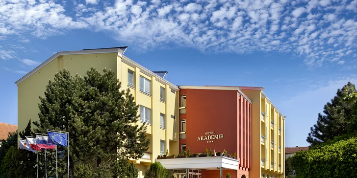 Akademie vás naučí užívat života plnými doušky.