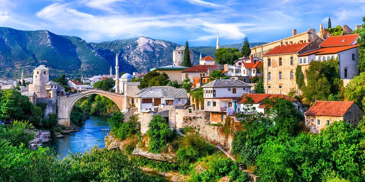 Začnete v Sarajevu, hlavním městě Bosny a Hercegoviny, kde si mimo jiné prohlédnete i místo atentátu na rakouského arcivévodu.