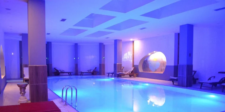 K odpočinku vyzývají turecké lázně a sauna.