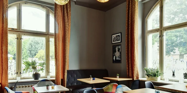 Na jídlo si zajdete do hotelové restaurace.