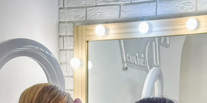 V pražském salonu Tsatsa Beauty Bar vás zkušená specialistka provede k výsledku, který souzní s tvarem obličeje.