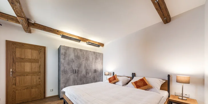 V maximální míře tu využili přírodní materiály (na fotce pokoj Standard). 