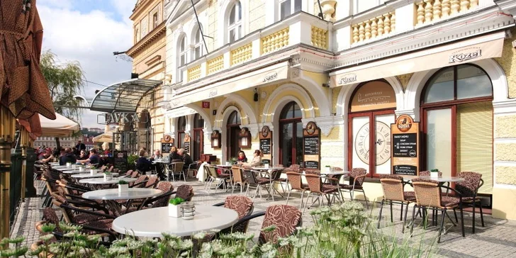 Restaurace bridge se nachází v centru staré Prahy, přímo u Karlova mostu