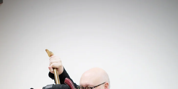 Kurzu se mohou zúčastnit pouze osoby starší 15 let. S sebou si vezměte pohodlné oblečení a přezůvky do tělocvičny. 