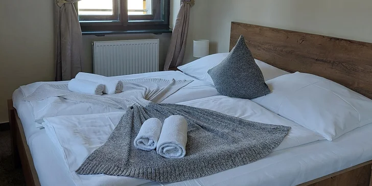 Pokoje jsou útulné, celková kapacita je jen 39 osob. 