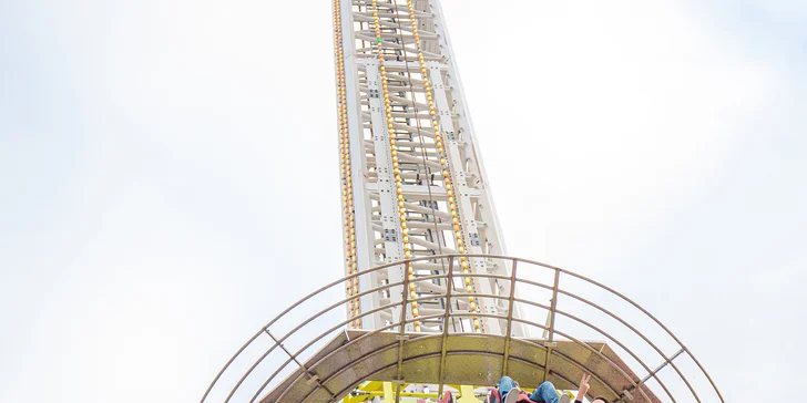 Wiener Freifallturm -alebo ak chcete Veža voľného pádu je vysoká 85 metrov a zažijete vďaka nej ohromujúci pocit voľného pádu. 