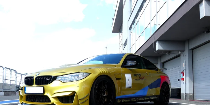 BMW M4 CS