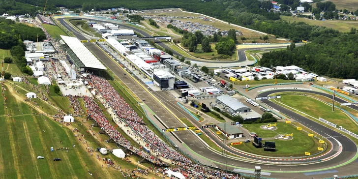 Hungaroring je velice klikatý okruh, závodníci zdolávají 14 zatáček, jedna střídá druhou. 