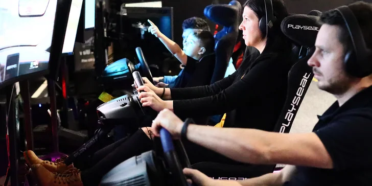 S variantou E‑motion combo 4 one nebo E-motion combo family jste zváni také do světa virtuální reality nebo na závodní simulátor.
