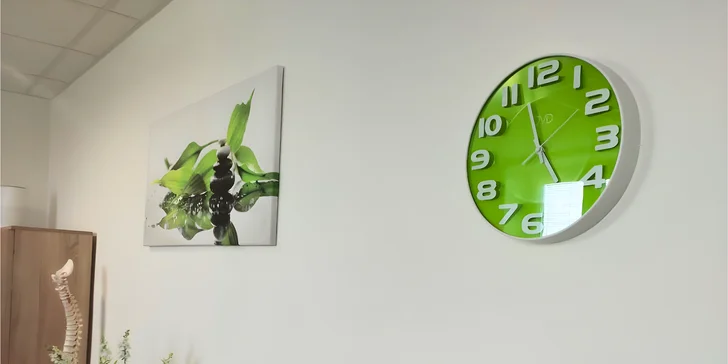 Užít si můžete masáž v délce 35–80 min., přičemž podle varianty se v salonu pověnují vašim zádům a šíji, končetinám nebo i celému tělu.