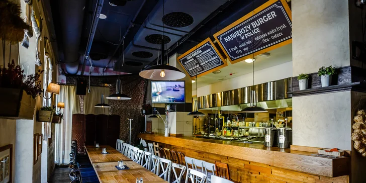 V prostorném atriu budovy najdete moderní orientální restaurace Zensei Sushi.