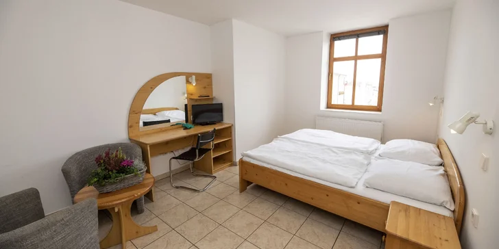 K dispozici jsou i pokoje až pro 6 osob nebo dvouložnicové apartmá pro 7 osob.