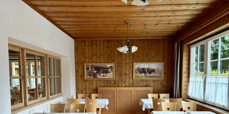 Tešte sa na bufetové raňajky a večere plné regionálnych dobrôt.