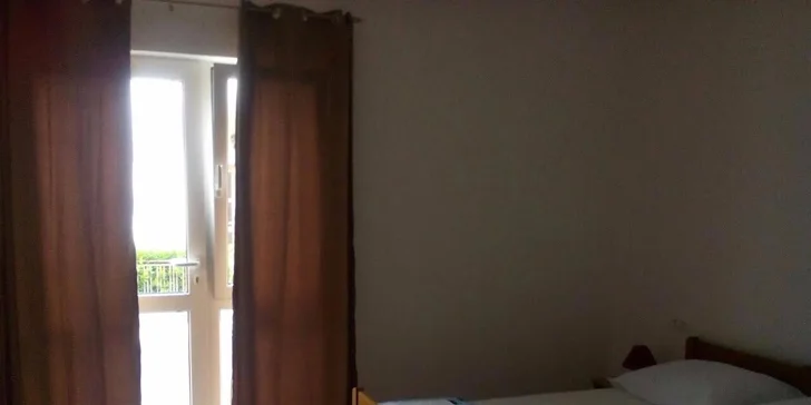 Bydlet budete ve dvou- nebo třílůžkovém pokoji.
