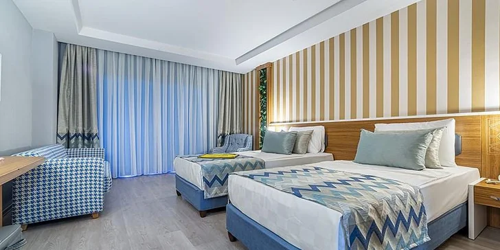 K dispozici budete mít klimatizaci, balkon či terasu, satelitní TV, telefon, Wi‑Fi připojení, trezor a denně doplňovaný minibar. 