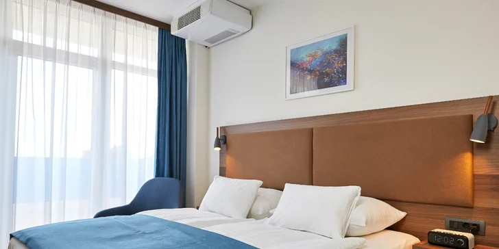 Vaším útočištěm se stane dvoulůžkový pokoj či prostorný apartmán.