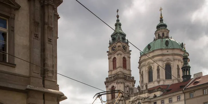 Zvolit si můžete kurz o délce 3 nebo 5 hodin, přičemž termíny pro obě varianty jsou stejné, rovněž i náplň kurzu.