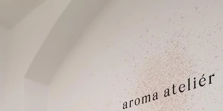 Ateliér je jen kousek od zastávky Lipanská. 