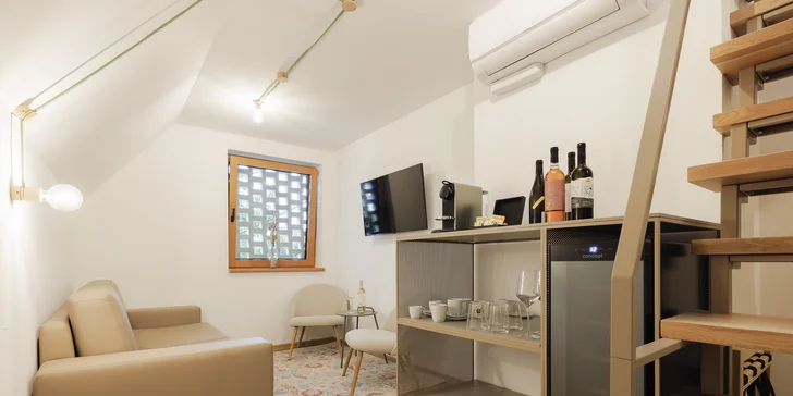Môžete využiť kávovar Nespresso, pripravené sú aj čaje Leros.