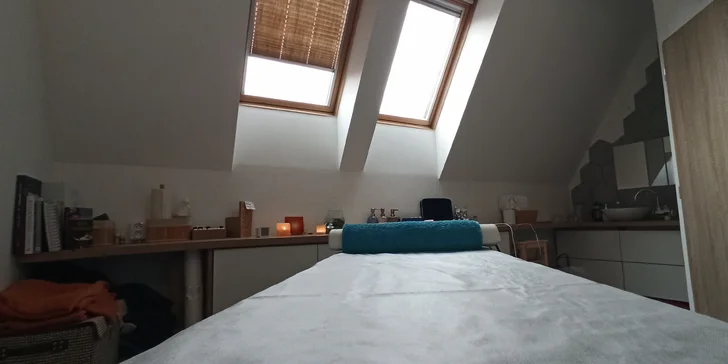 Od vlakového nádraží je to k salonu jen 6 minutek pěšky.