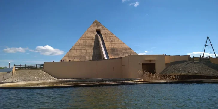 A jaké tajemství skrývá pyramida? Vydejte se na Odysseovu cestu přes moře Belantis. 