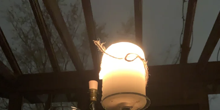 V altánu panuje přítmí, které zbystří vaše smysly.