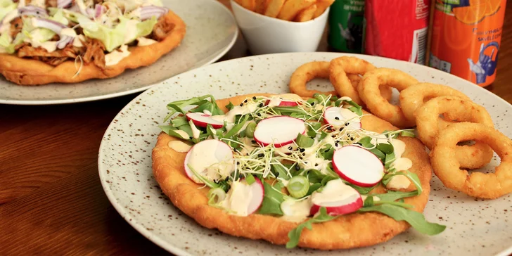 Vegetariáni si taky přijdou na své - těšit se mohou na langoš s ředkvičkou, rukolou, cibulovými výhonky a jarní cibulkou.