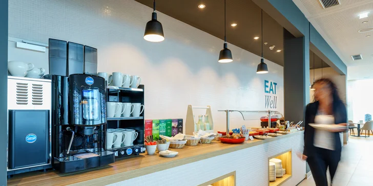 V restauraci si každé ráno pochutnáte na bufetové snídani.
