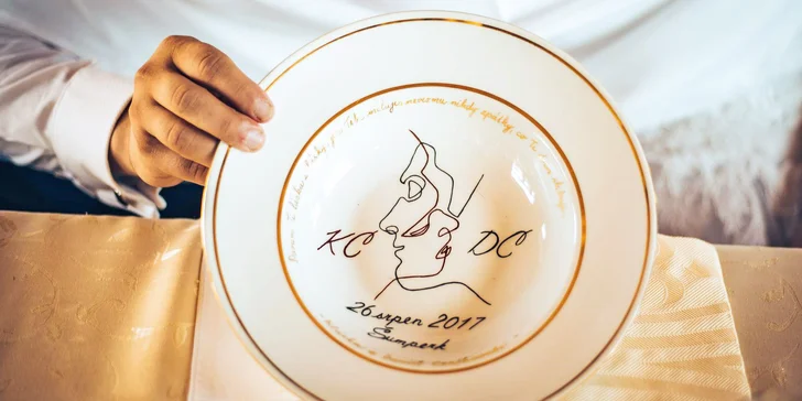 Namalujte si vlastní hrníček na kurzu malování porcelánu v profi ateliéru
