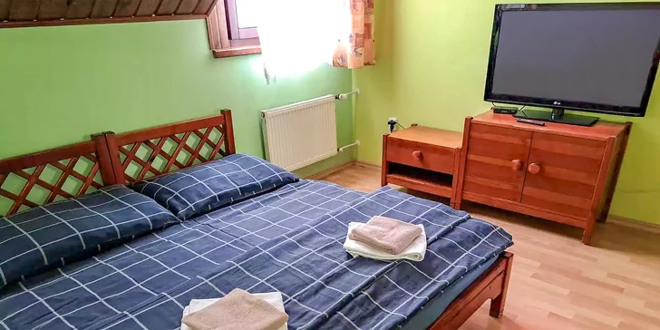 Hlavu a veci si zložíte v jednej z dvojlôžkových izieb s prístelkou.