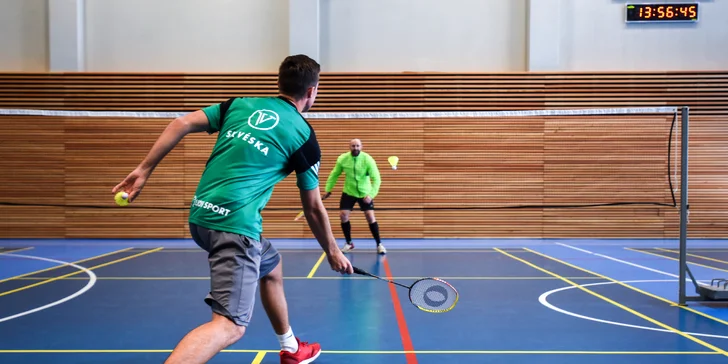 V hale si zahrajete badminton, sálovou kopanou, volejbal, basketbal či florbal.