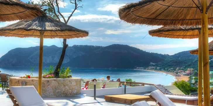 Z hotelu snadno dojdete do centra vesničky Agios Georgios.