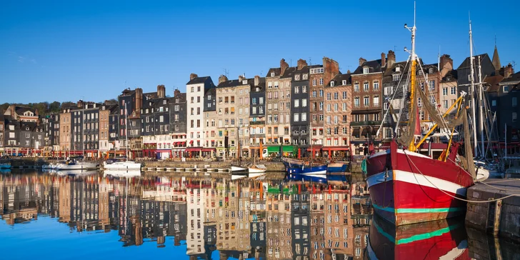 Honfleur – malebný historický přístav s hrázděnými domy a příjemnou atmosférou