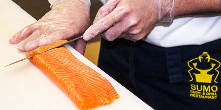 Dobroty vám připraví školení mistři sushi.