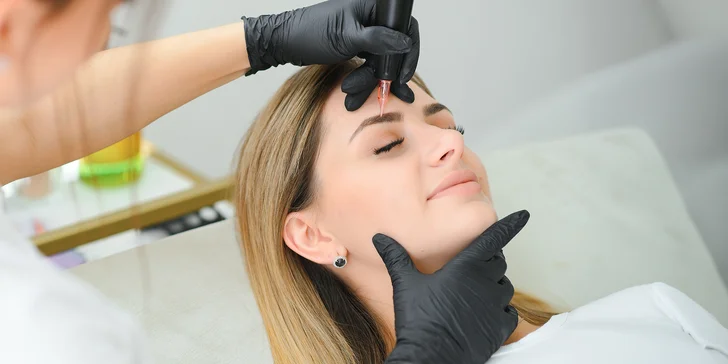 Permanentný make-up obočia: rôzne techniky a kombinované varianty