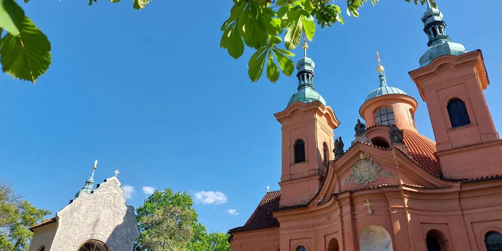 Čekají vás 2 hodiny toulání ze Strahova na Petřín.