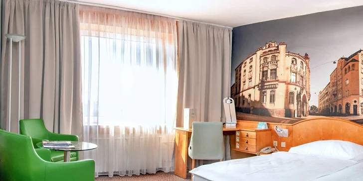Připravenou budete mít extra velkou postel o rozměru 200 na 200 cm, nebo dvě samostatná lůžka.
