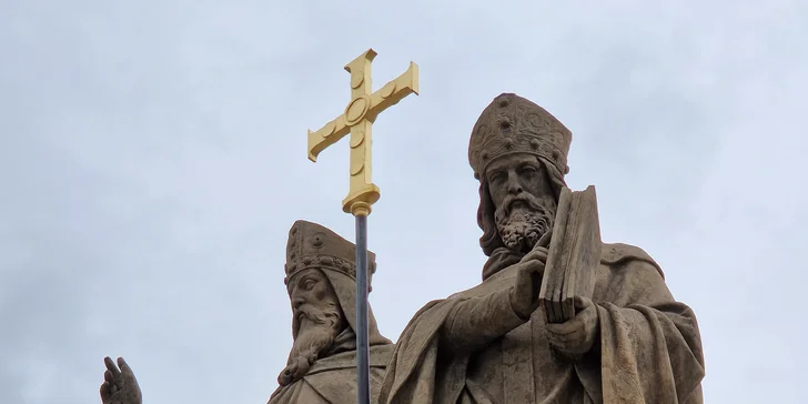 Hra je vhodná pro jednotlivce, páry, dospělé i rodiny s dětmi od 10 let.