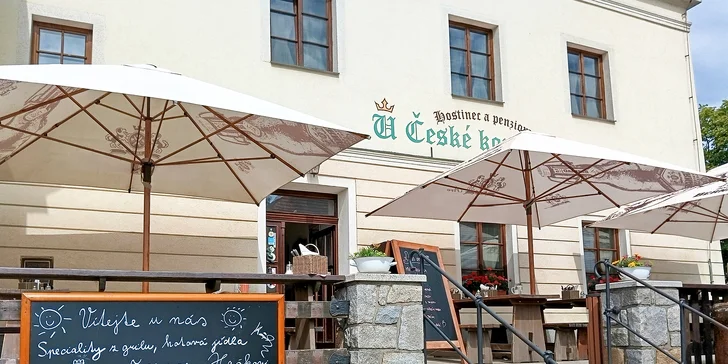 Čeká vás výtečná snídaně či polopenze. Vyhlášená jsou třeba místní husí stehýnka. 