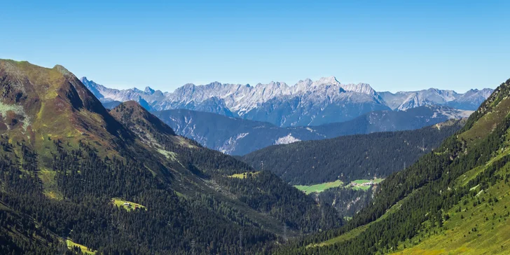 Môžete tiež využiť lanovku DreiSeenBahn vzdialenú 2 km, ktorá vás vyvezie do výšky 2400 m n. m.