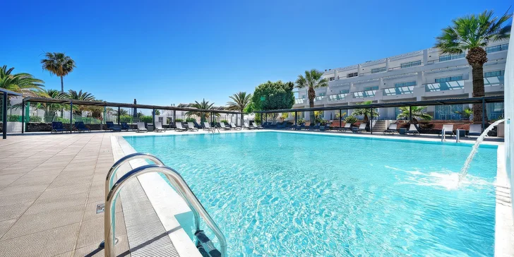 Na Lanzarote do hotelu Aequora Lanzarote Suites 4*: all inclusive, bazény, pláž 300 m