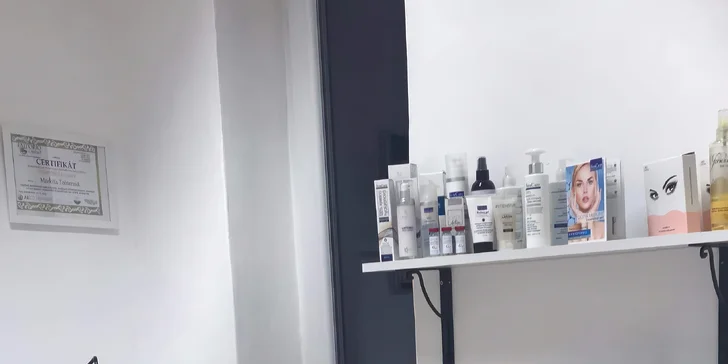 Před aplikací s vámi kosmetička zkonzultuje tvar, barvu i techniku. 