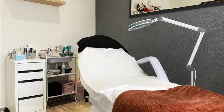 Jedinečné ošetření si v salonu dopřejí také klienti ve věku do 25 let.