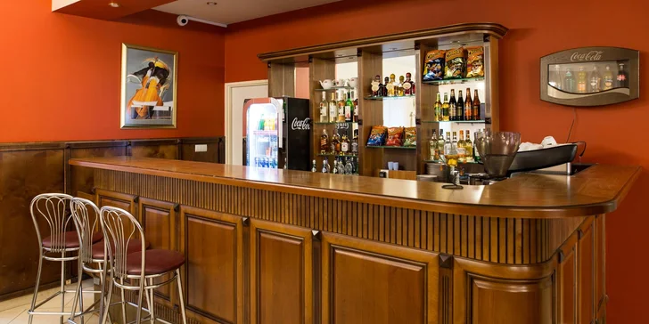 Pokud si budete chtít dát nějaký dovolenkový drink, zajděte na bar, kam máte 15% slevu.