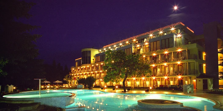 Hotel nabízí také zábavu ve formě ping pongu, kulečníku či fitka.