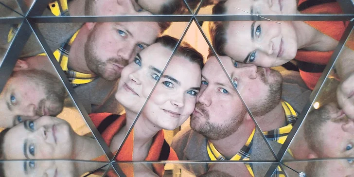 Vstupenka pro pár zahrnuje i dvě kaleidoskopické fotografie, které vám pošlou na mail. 