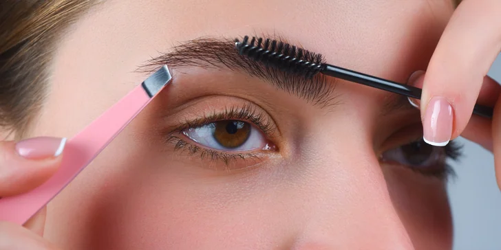 Laminácia obočia s farbením alebo kombinácia s lash liftom