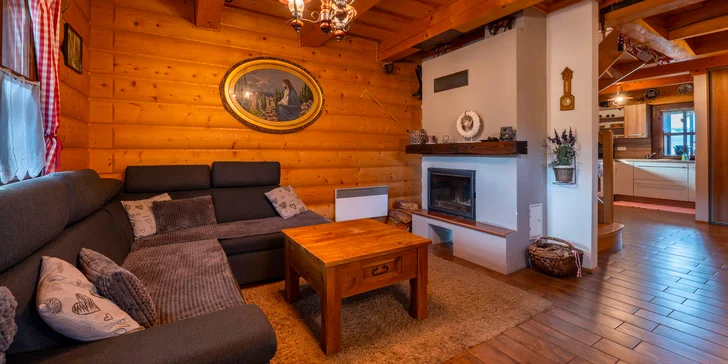 Čeká vás tradičně vybavené ubytování s masivním nábytkem a autentickou atmosférou Liptova.