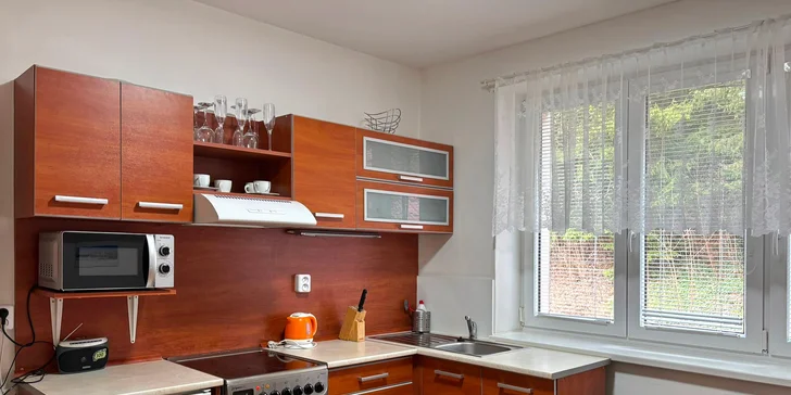 Ubytujete se v apartmánu až pro 4 dospělé a 2 děti.